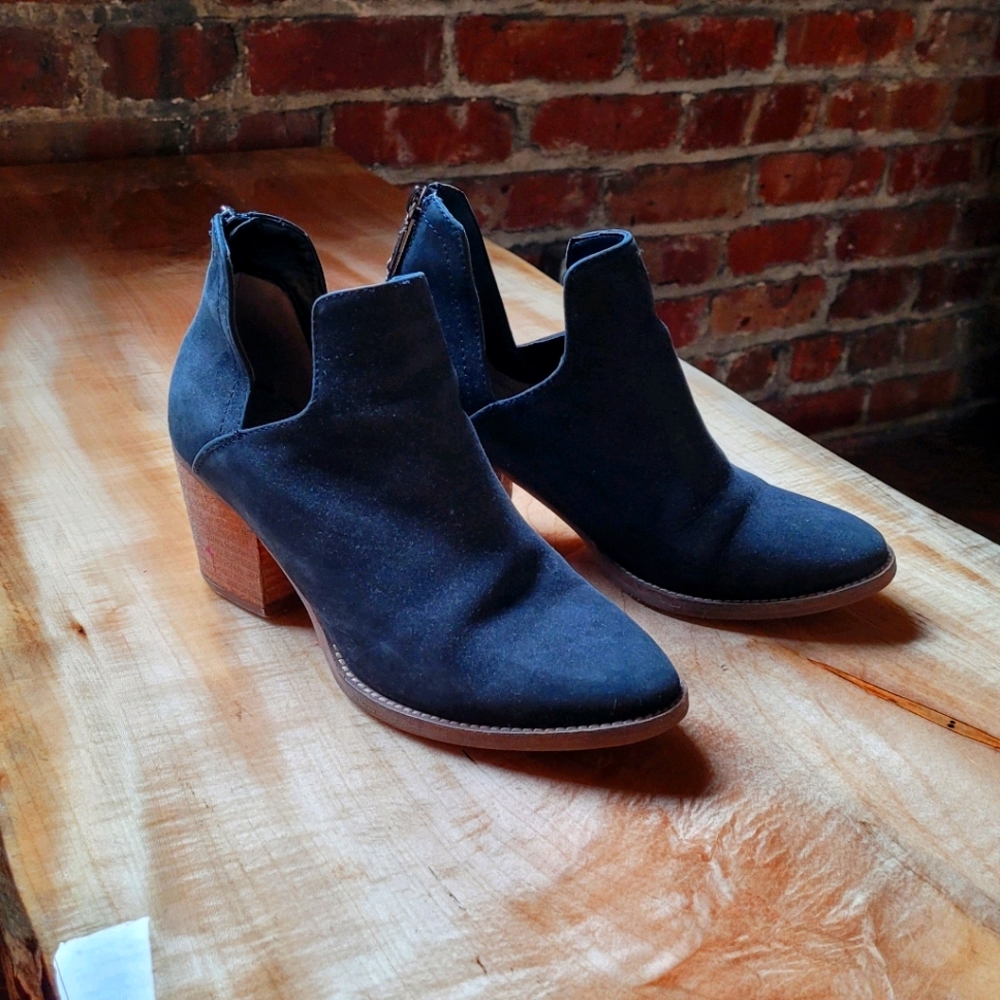BLONDO boots